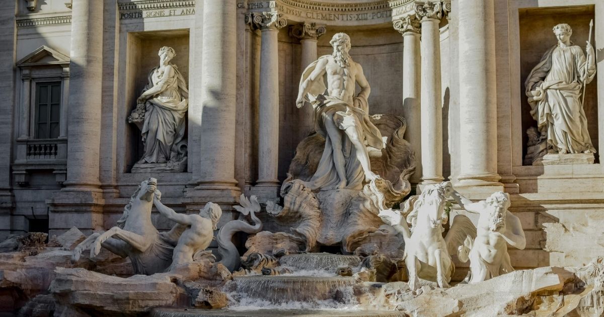 Stunning View of Trevi Fountain in Rome Stunning View of Trevi Fountain in Rome