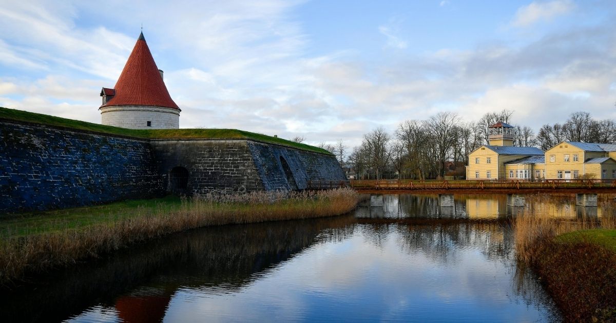What to Pack for a Europe Trip What to Pack for a Europe Trip